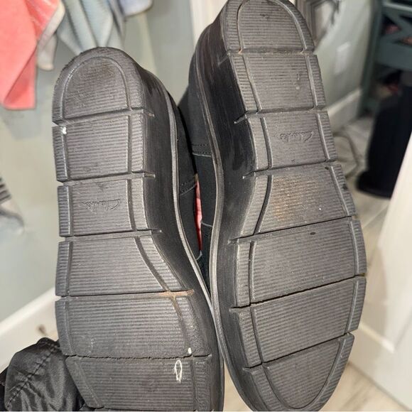 Clark’s black “Airabells” suede platform side zip booties - Picture 10 of 12